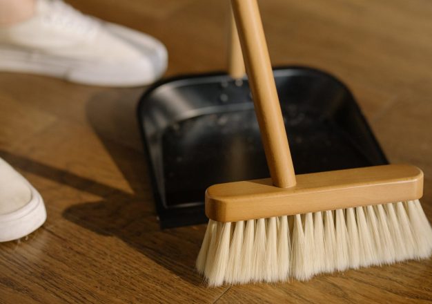 How to Clean your House Fast and Efficiently