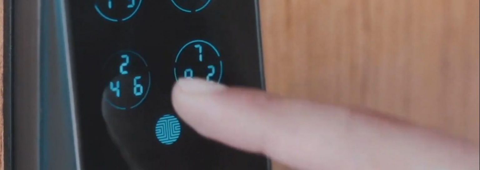 How Do Smart Locks Work? (2022 Updated) 5 Key Advantages