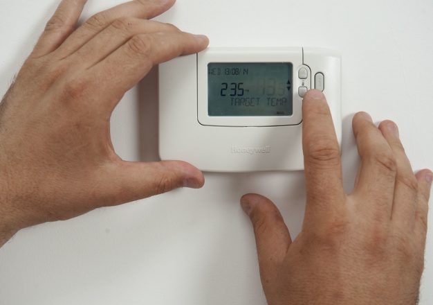 What’s the Best Z-Wave Thermostat? Reviews & Buying Guide