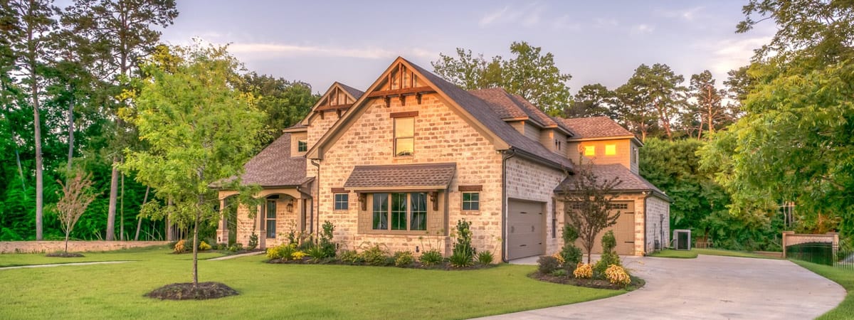 15 WAYS TO BOOST YOUR HOME’S CURB APPEAL